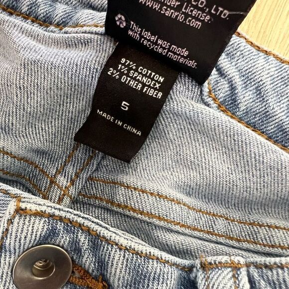 Kuromi jeans women’s size 5 hot topic - Picture 4 of 8